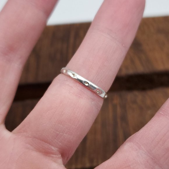 Size 5 925 Sterling Silver Dot Pattern Cute Petite Ring - Picture 2 of 6